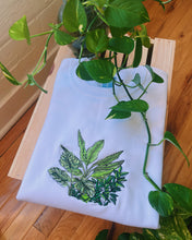 Load image into Gallery viewer, Ivory Botanical Frog Embroidered Crewneck
