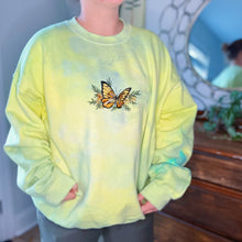 Load image into Gallery viewer, XL Yellow Butterfly Marble Dyed Crewneck
